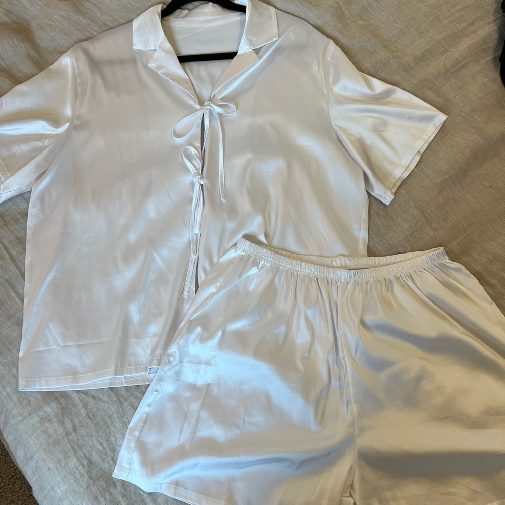 silky white pj/ lounge set